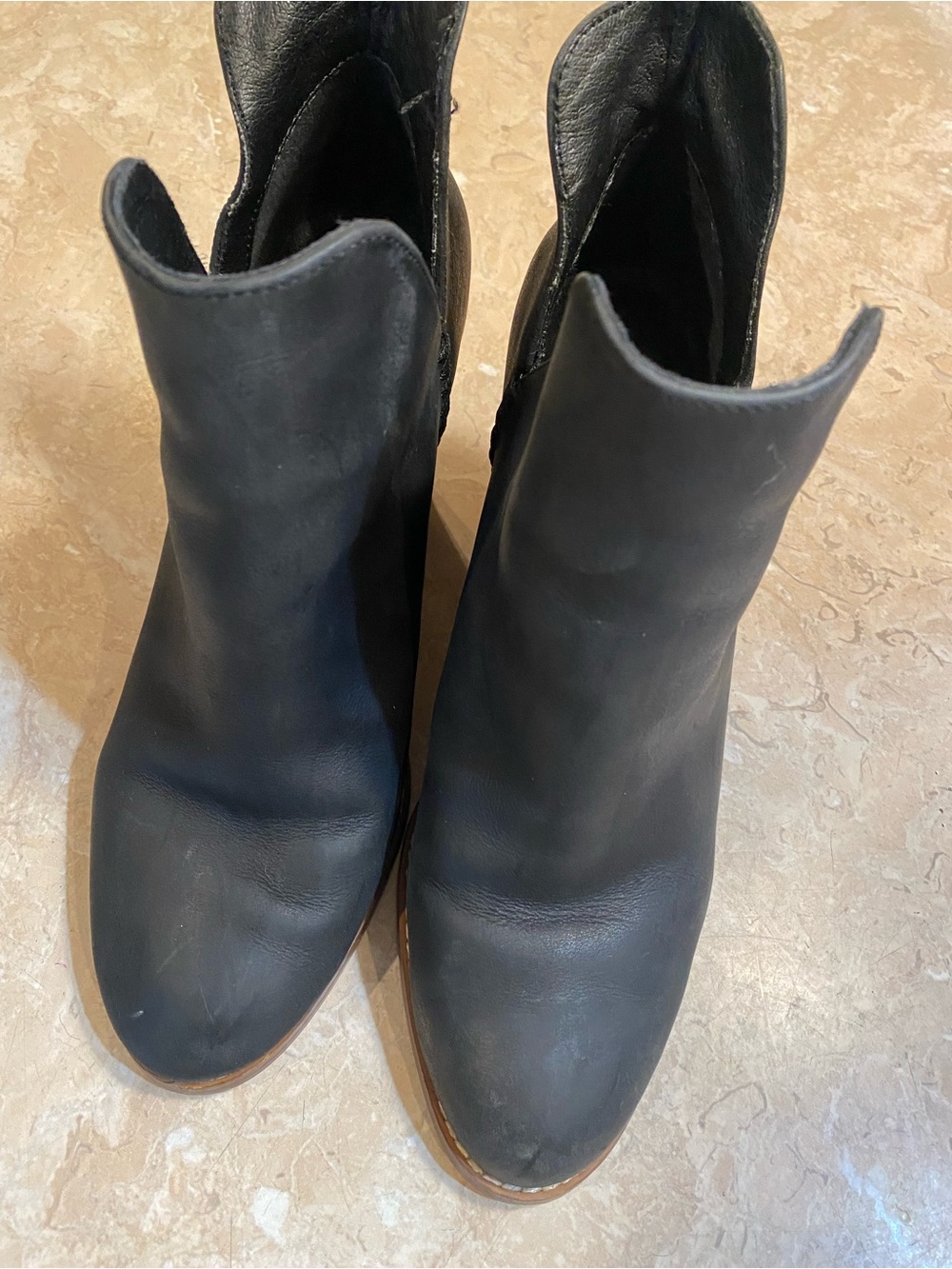 Crown Vintage Black Leather Curved-Collar Ankle Boots